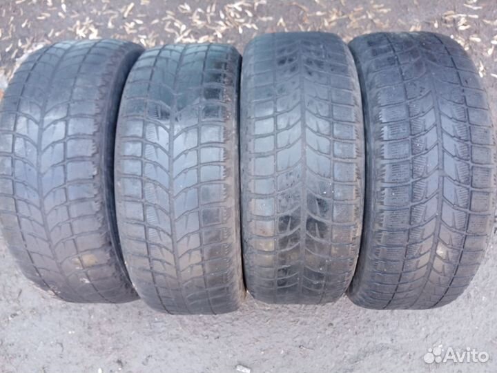 Bridgestone Blizzak WS-60 215/60 R16