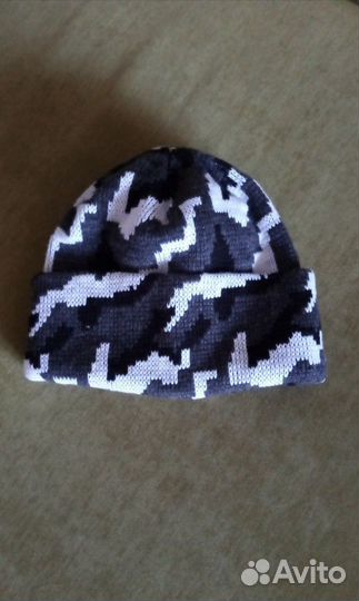 Кепка, шапка на 8-10 лет новые