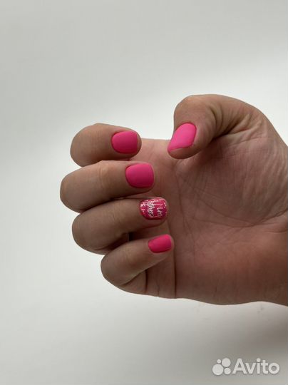 Маникюр и педикюр