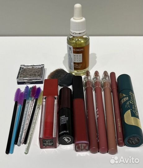 Косметика новая и б/у пакетом карандаш для губ