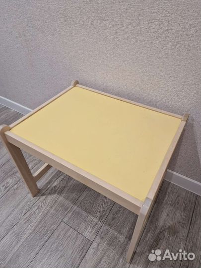 Детский стол со стулом