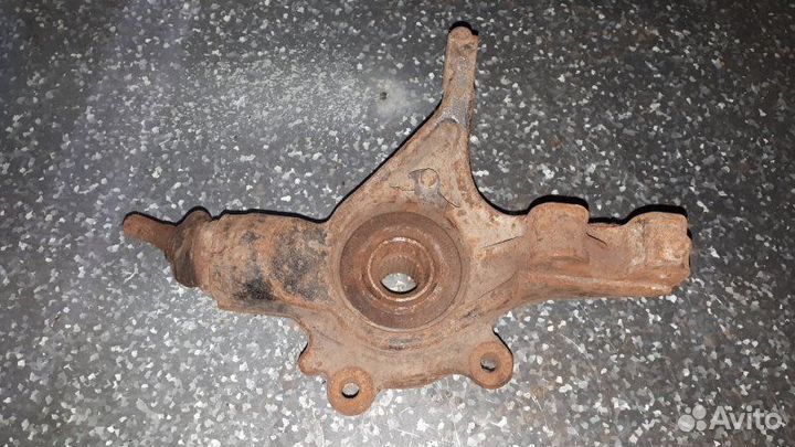 Кулак поворотный передний левый Peugeot 308 3H