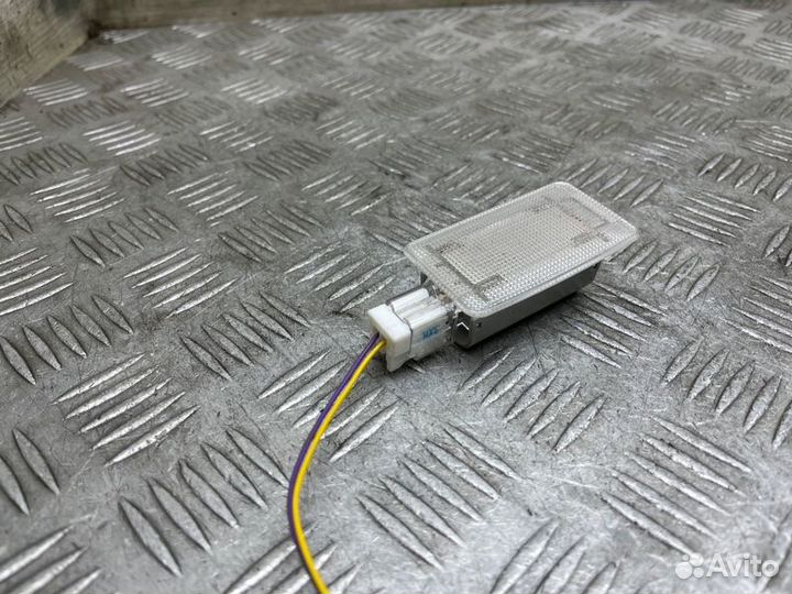 Плафон освещения багажника Nissan X-Trail T32