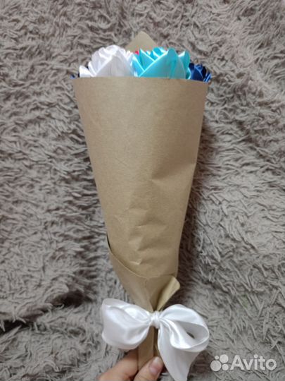 Розы из атласных лент