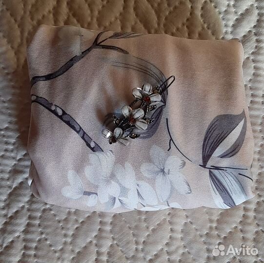 Чехол на стул светлый эластичный