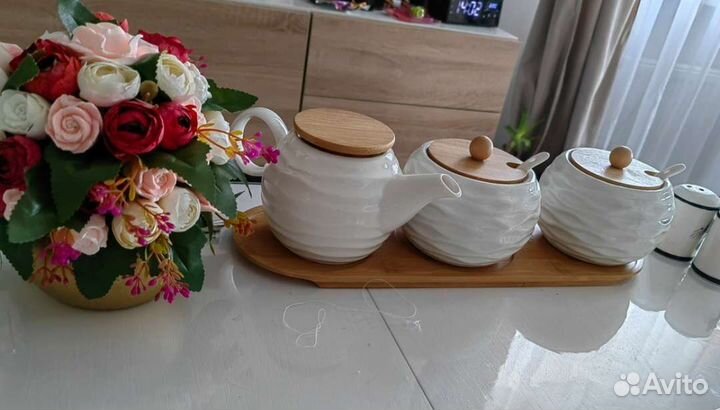 Набор чайник заварочный и сахарницы новые