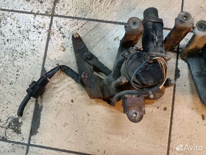 Механизм поднятия фар Mazda 323 BG