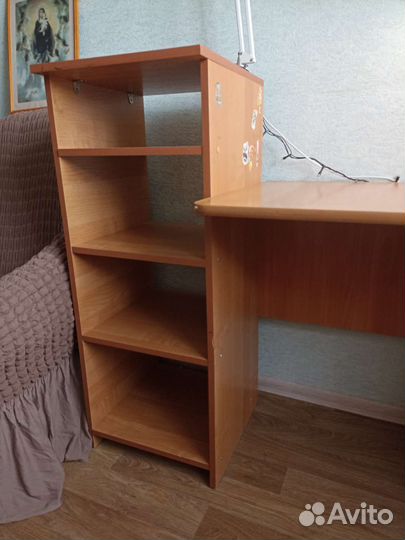 Письменный стол