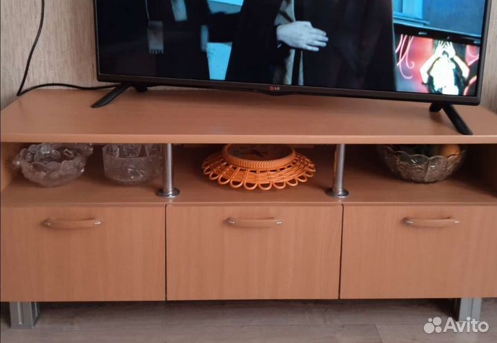 Тумба под телевизор