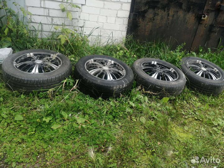 Литые диски 205/55 R16 с летней резиной Yokohama