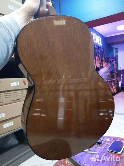 Новая гитара размера 3/4 Yamaha CS40 без дефектов