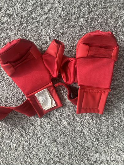 Боксерские перчатки