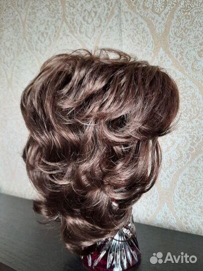 Искусственный парик женский