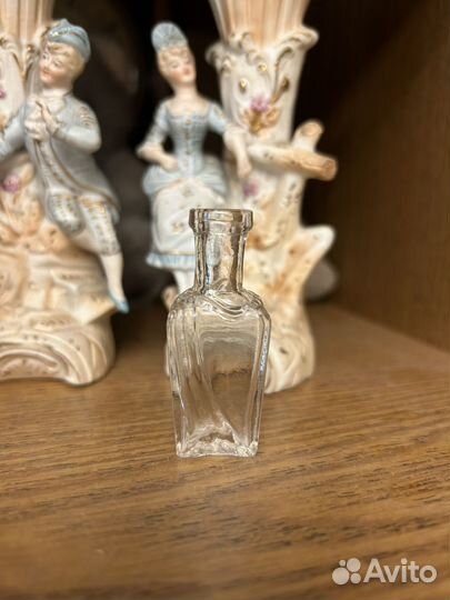 Флакон парфюмерный старинный