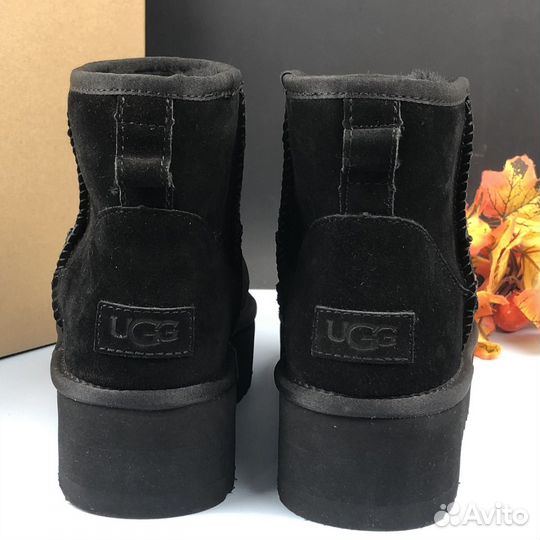 Ugg женские на платформе Classic Mini Platform