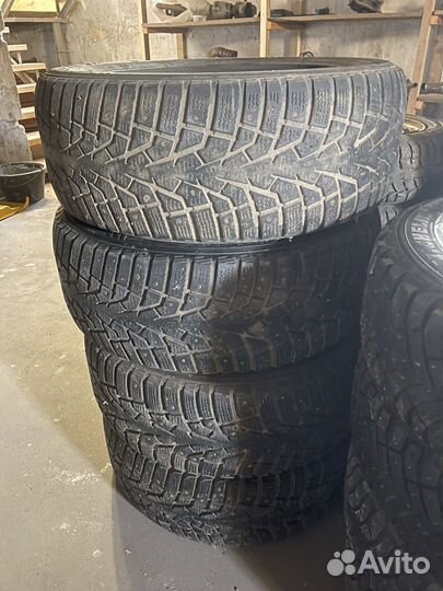Maxxis ArcticTrekker NP3 235/55 R17 103T