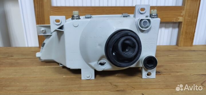 Фара передняя правая Ford Escort 90-00