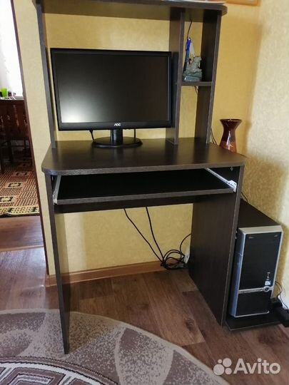 Стол копьютерный+компьютерное кресло