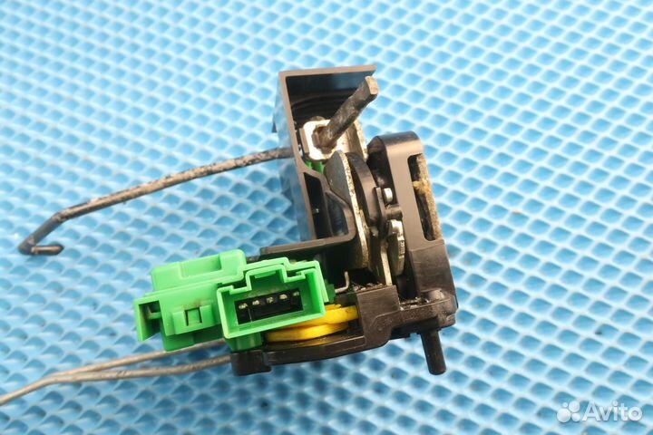 Замок двери задний левый Hyundai Solaris 1