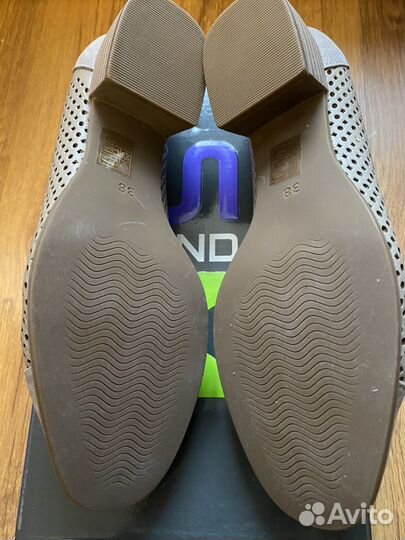 Туфли женские 38 размер бежевые новые