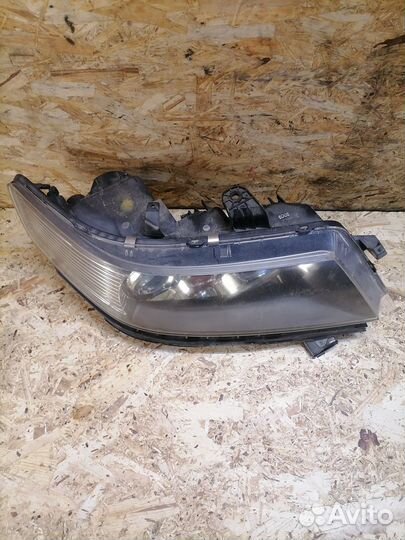 Фара правая ксенон Honda Accord 7