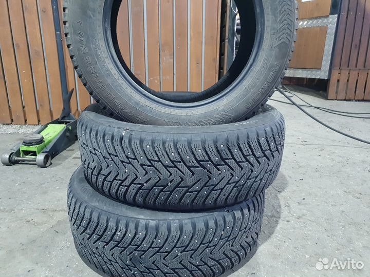 Nokian Tyres Hakkapeliitta 8 SUV 225/65 R18 107T