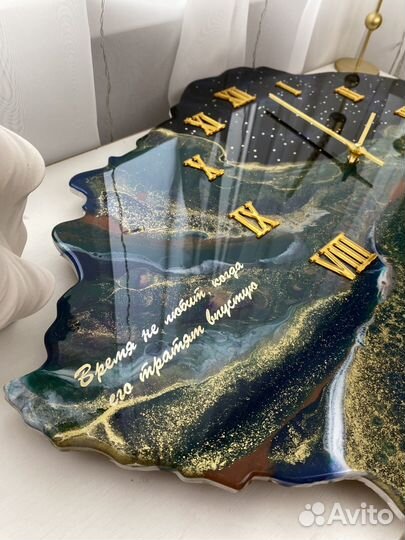 Часы настенные из эпоксидной смолы