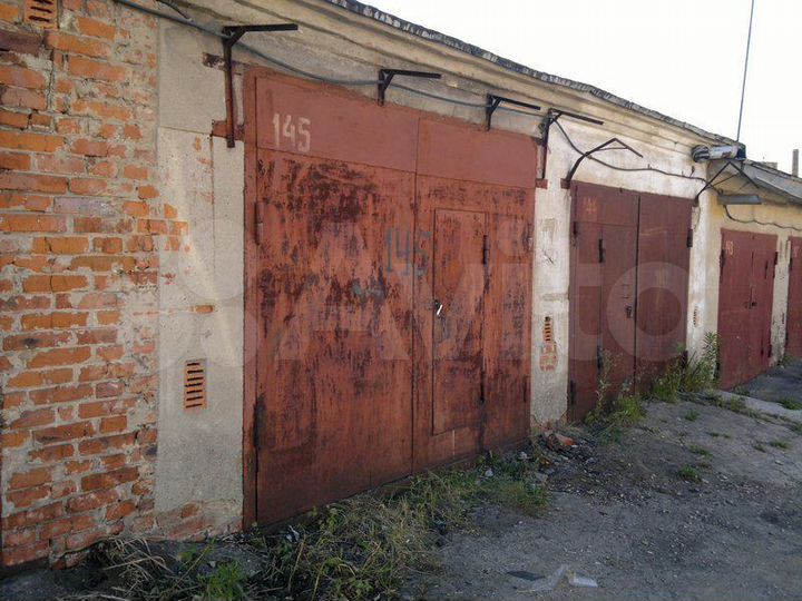 Гараж, > 30 м²