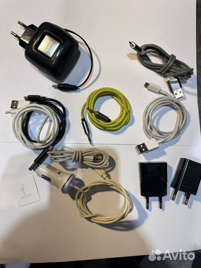 Зарядные блоки питания и шнуры к телефонам
