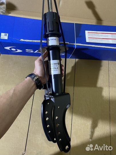 Амортизатор VW Touareg, перед правый. Sachs