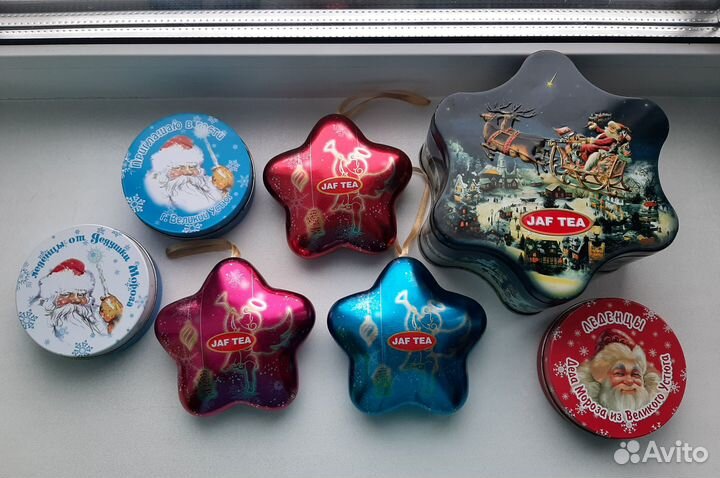 Жестяные баночки и чемоданчики