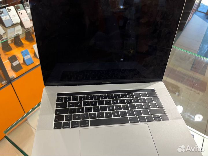 Apple MacBook Pro 15 (2016)