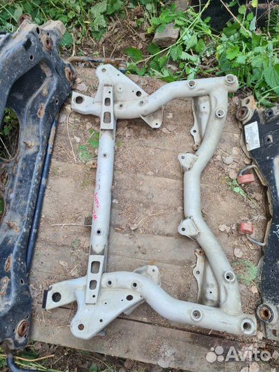 Подрамник передний Mercedes-Benz E-Klass W212 1.8