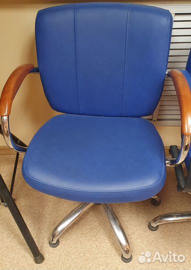 Кресло парикмахерское б/у