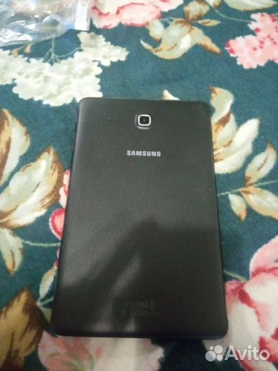 Планшет Самсунг таб е