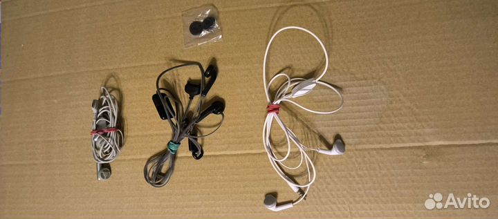 Проводные наушники с микрофоном