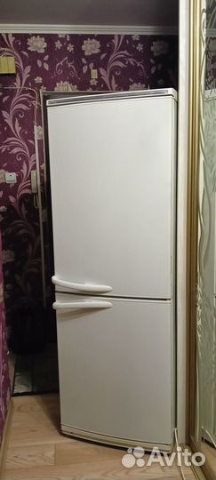 Продаю холодильник Атлант бу