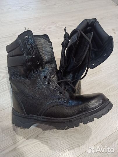 Ботинки с высоким берцем на искусственном меху