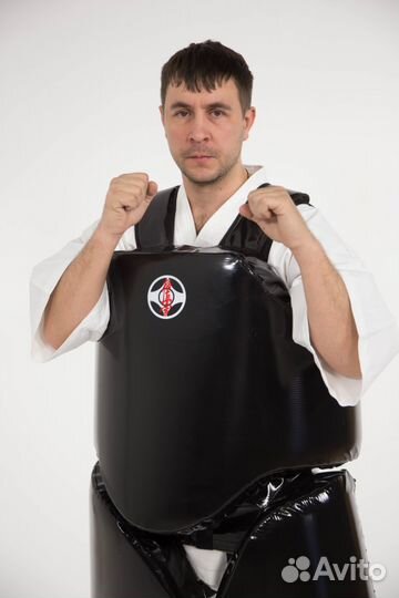 Рыцарь для карате. Экипировка для киокушинкай