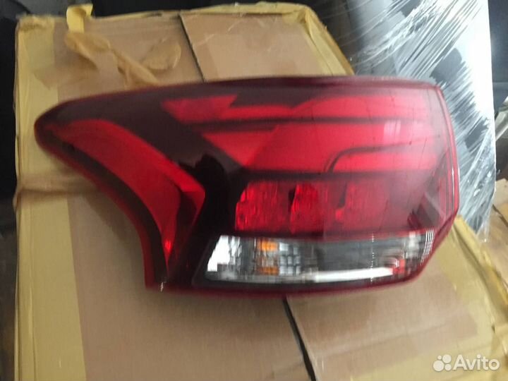Задний левый фонарь Митсубиси Аутлендер 3 gf