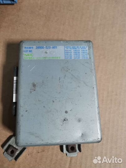 Блок управления Honda legend 39900sz3a01