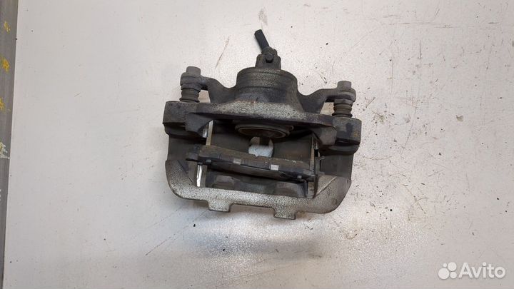 Суппорт правый задний Infiniti QX56