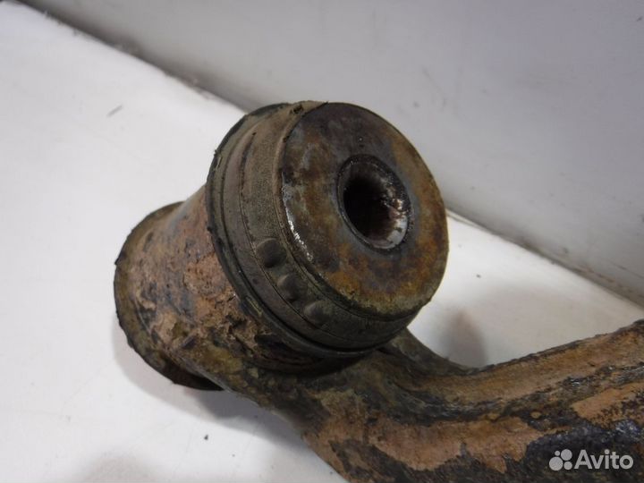 Рычаг передний нижний правый Mercedes-Benz W124