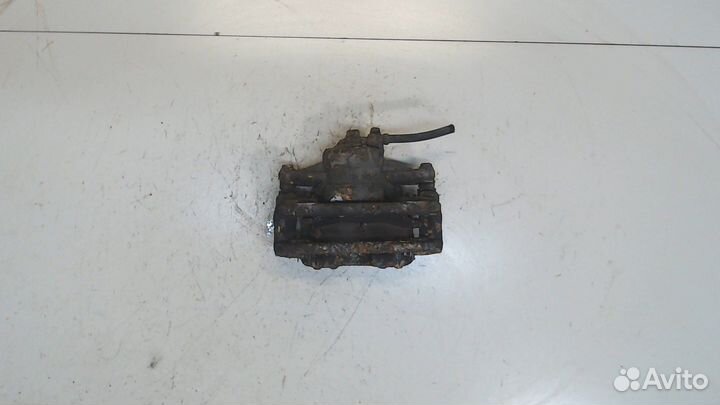 Суппорт Toyota Avensis 2, 2005