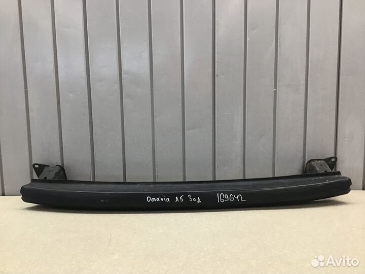 Усилитель заднего бампера Skoda Octavia (A5 1Z) 20