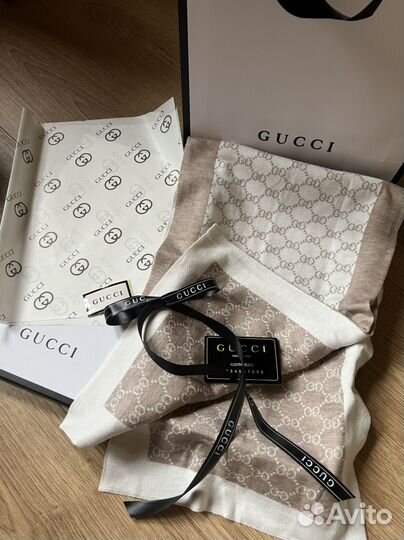 Шарфы и палантины Gucci