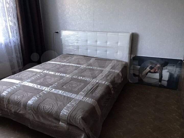 2-к. квартира, 65 м², 4/10 эт.