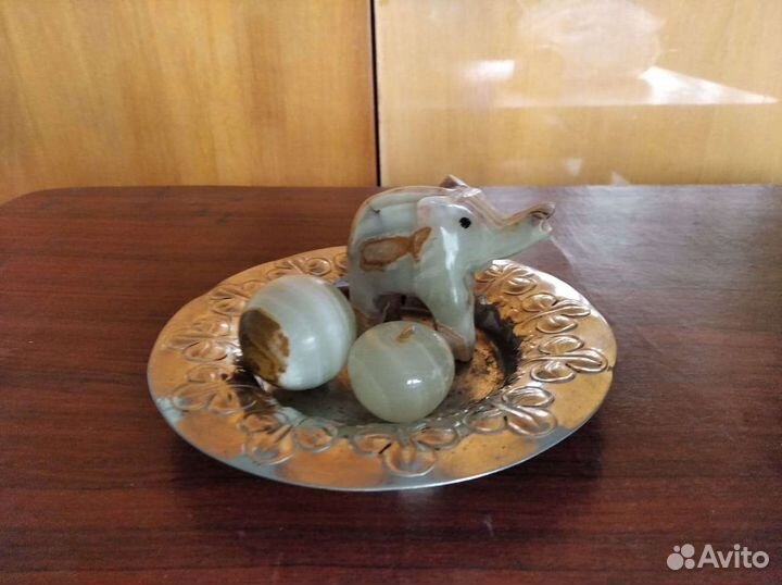 Фигурки из камня декоративные