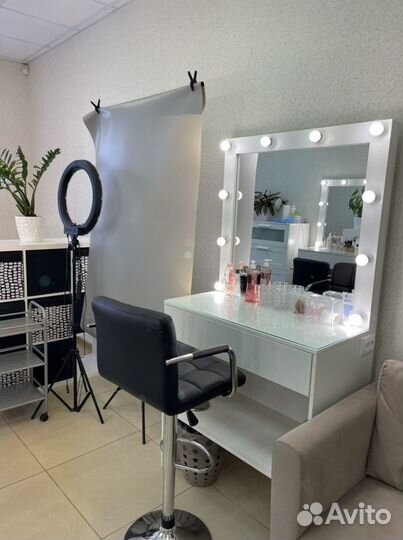 Аренда места визажист, бровист