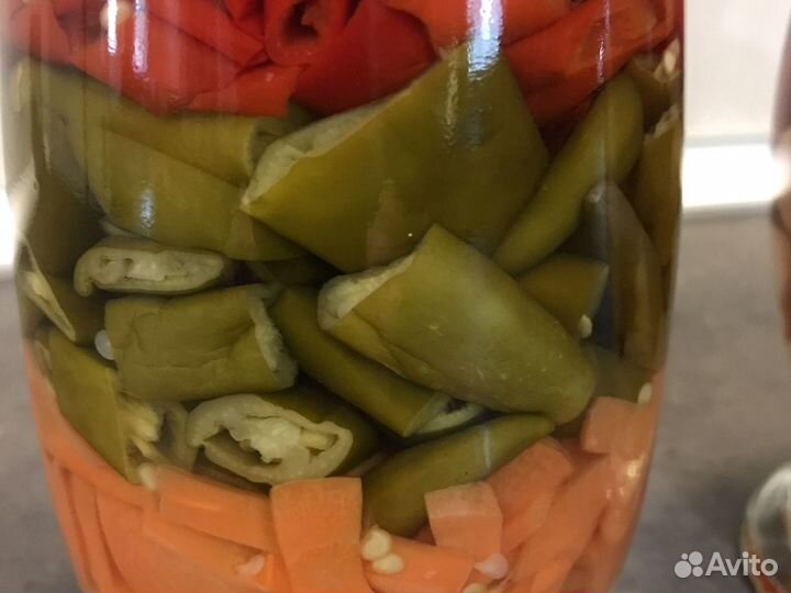 Бутылка с овощами декор